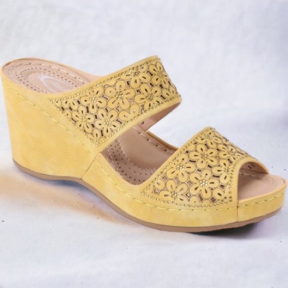 Italina Yellow Double Strap Floral Peep Toe Slide On Padded Wedge Sandal Size 10 - Picture 2 of 4